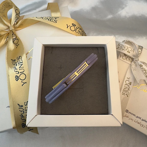 تصویر دوم دستبند طلا زنانه چرمی مستطیل مینیمال L444